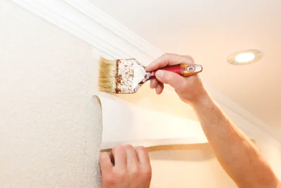 Pose de papier peint à Fournels — revêtements muraux et toiles de verre